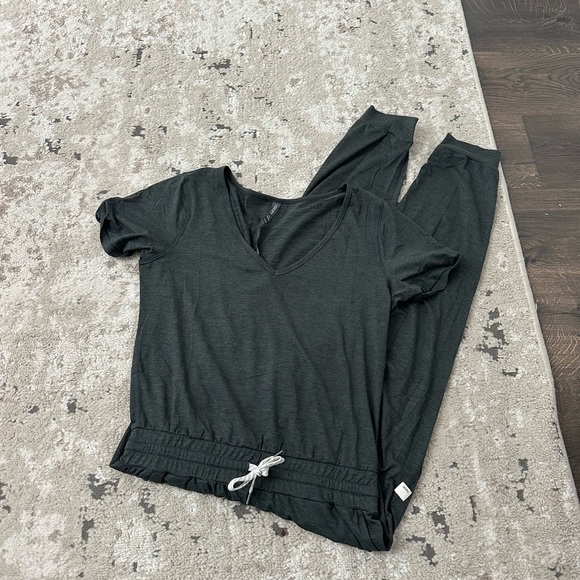 Vuori All Day Romper Size Medium - Charcoal Grey - Picture 2 of 5